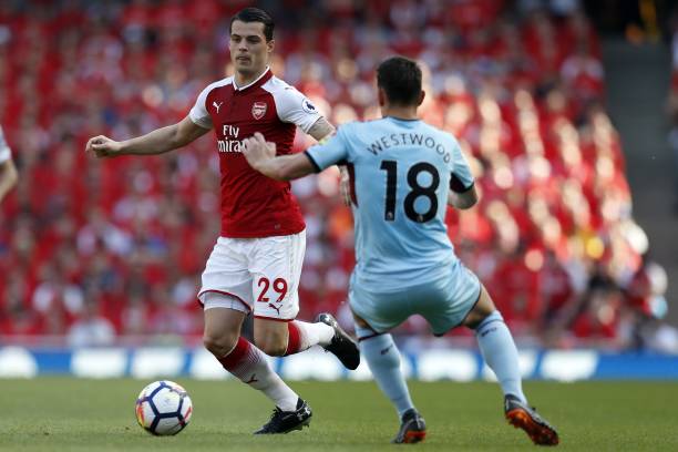 却有四支球 却有四支球