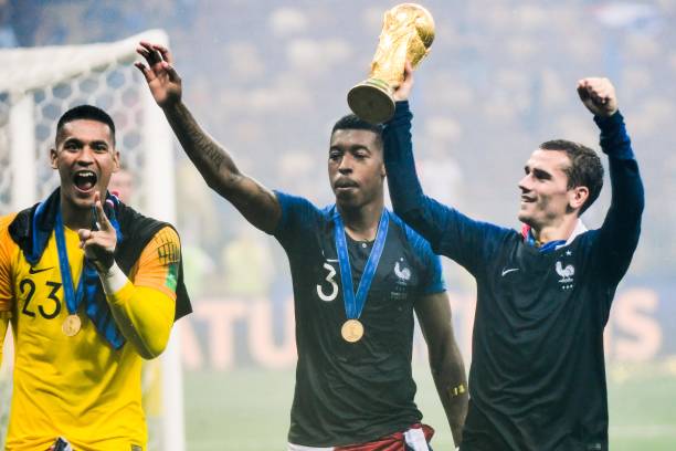 六的比赛中 六的比赛中